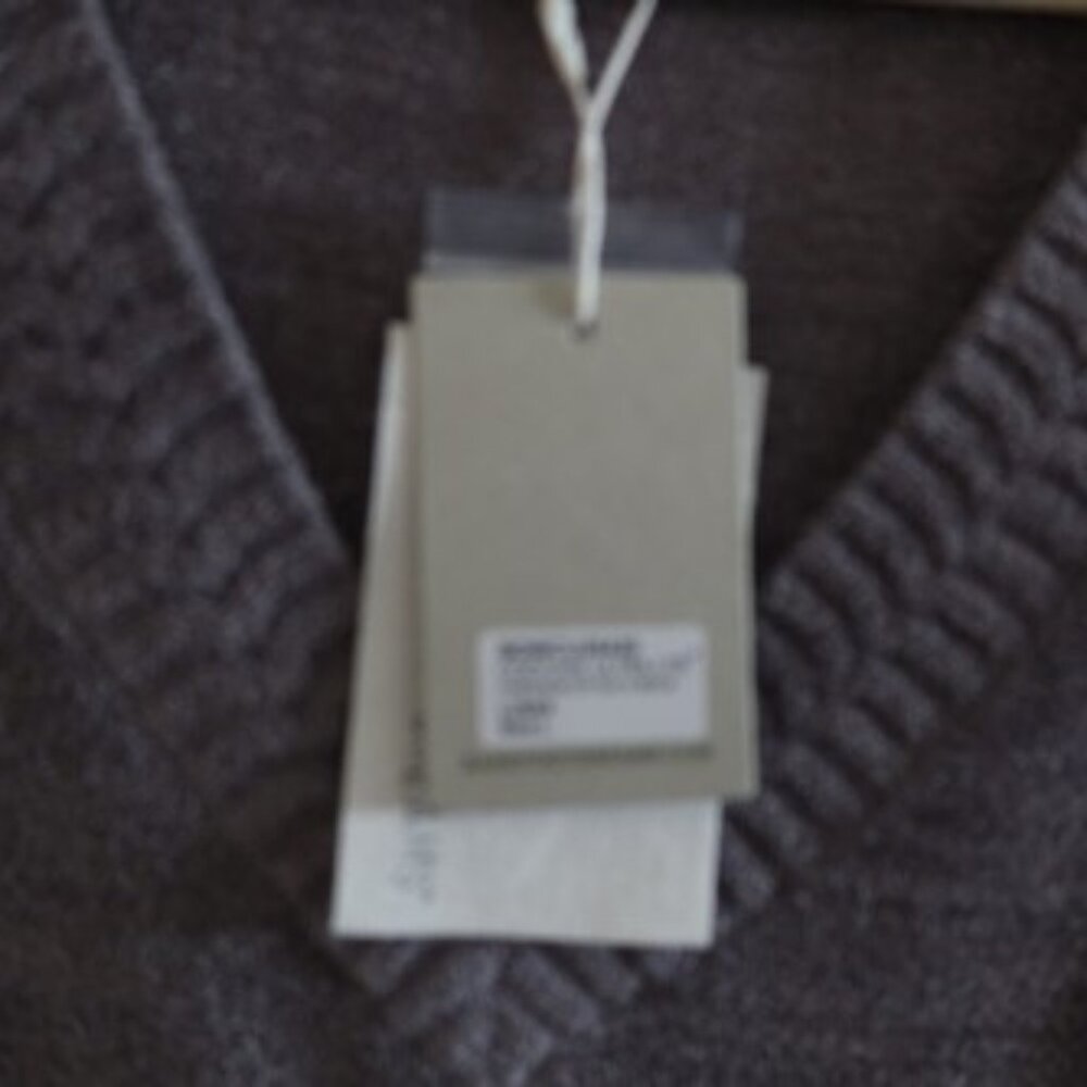 Barefoot Dreams CozyChic Ultra Lite V-Neck Pullover Size Large Grey Msrp $135 - Picture 7 of 8